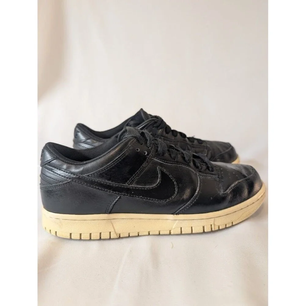 Nike Dunk Low Mens Black Sneakers Size 10 Casual Streetwear Shoes